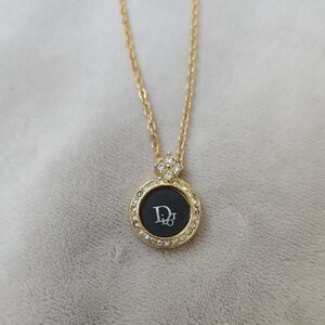 Dior Elegant Gold Pendant Vintage Necklace